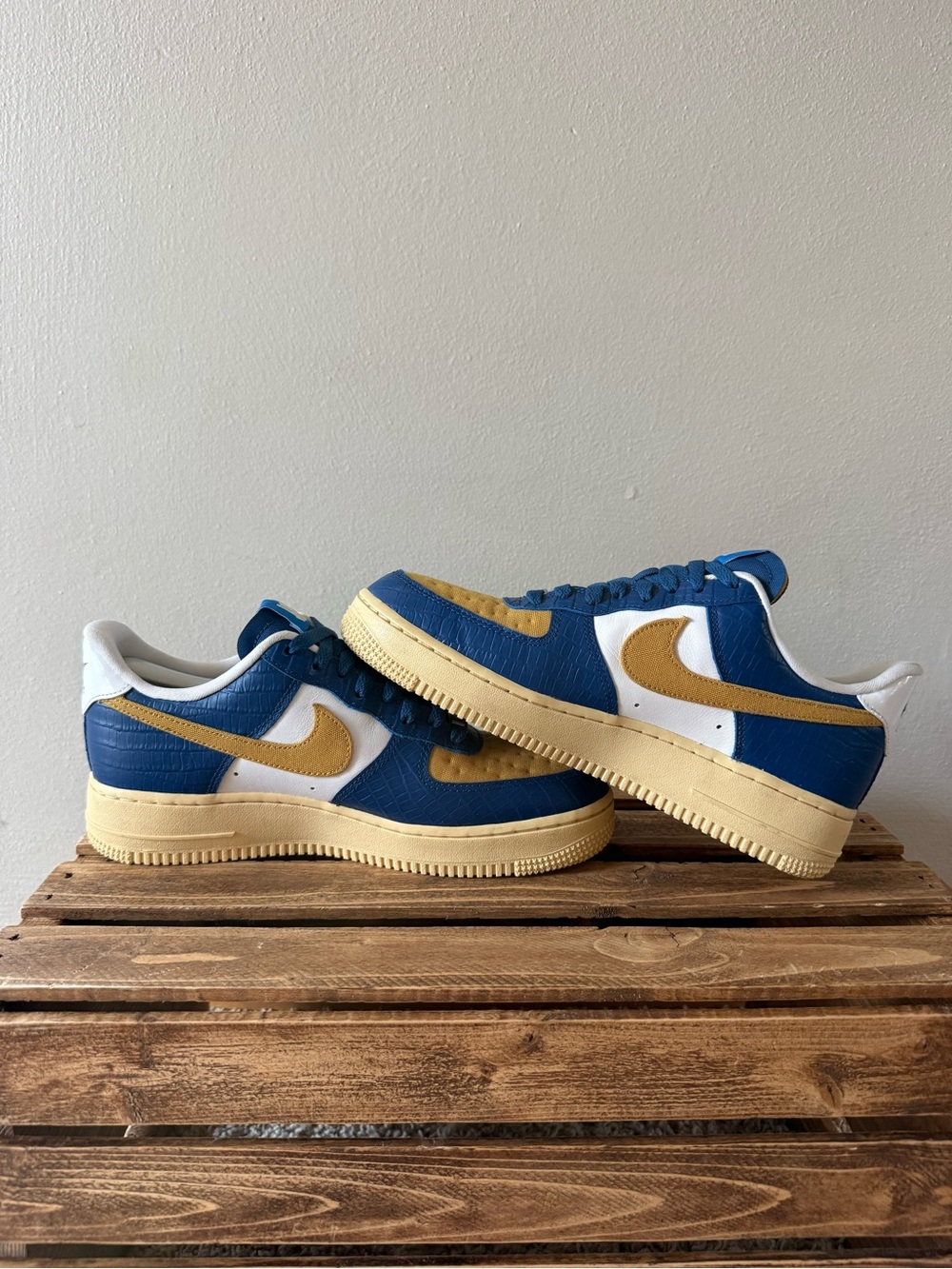 Rare Nike Air Force 1 x Undefeated - Picture 3 of 7